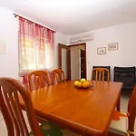 Alma 1600 Apartment *
