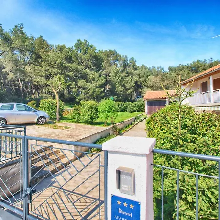 Apartamento Alma 1600 Pula