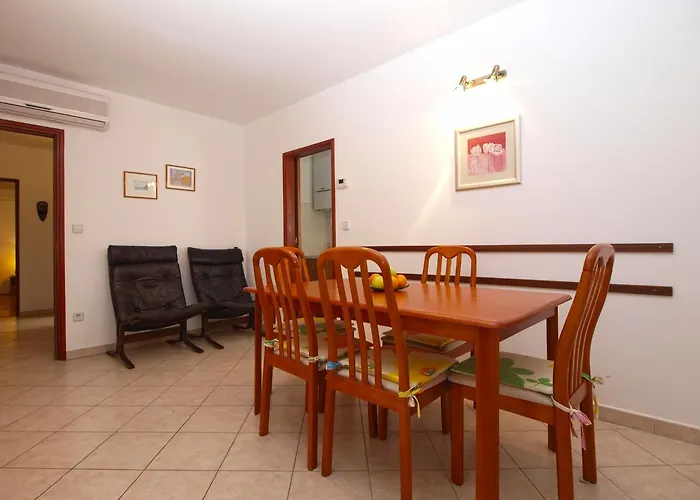 Alma 1600 Apartment *