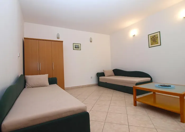 Alma 1600 Apartment *